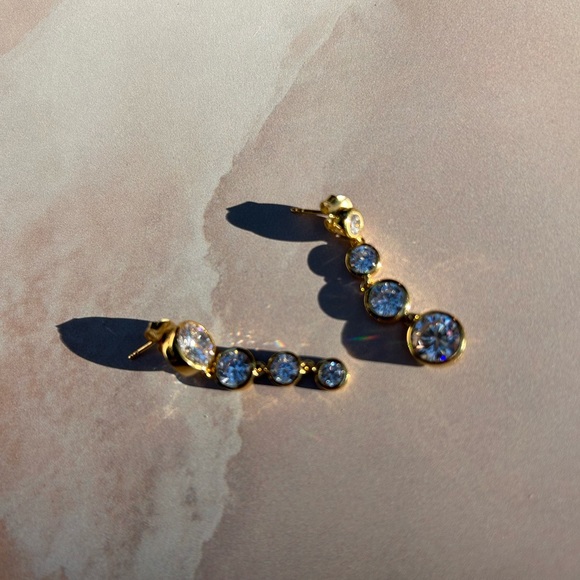 NWT Completed Works 💎 Cubic Zirconia & Gold Asymmetrical Crystal Drop Earrings - Picture 15 of 16